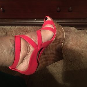 Beautiful Just Fab red wedges